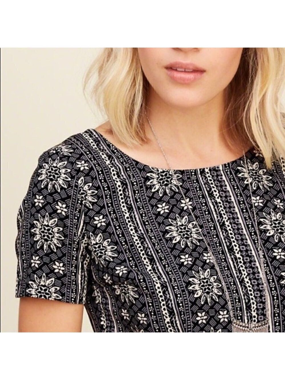 Hollister Border Print Mini Dress With Cross Back Size Small - Picture 3 of 10
